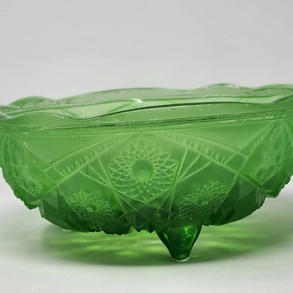 Vintage Jeannette Glass 3‎ Footed Bowl Green Ombre Flash With Hobster Pattern